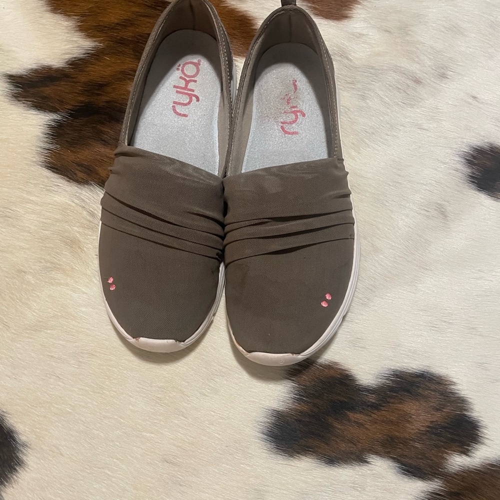 Ryle slip ins size 8 color brown/gray